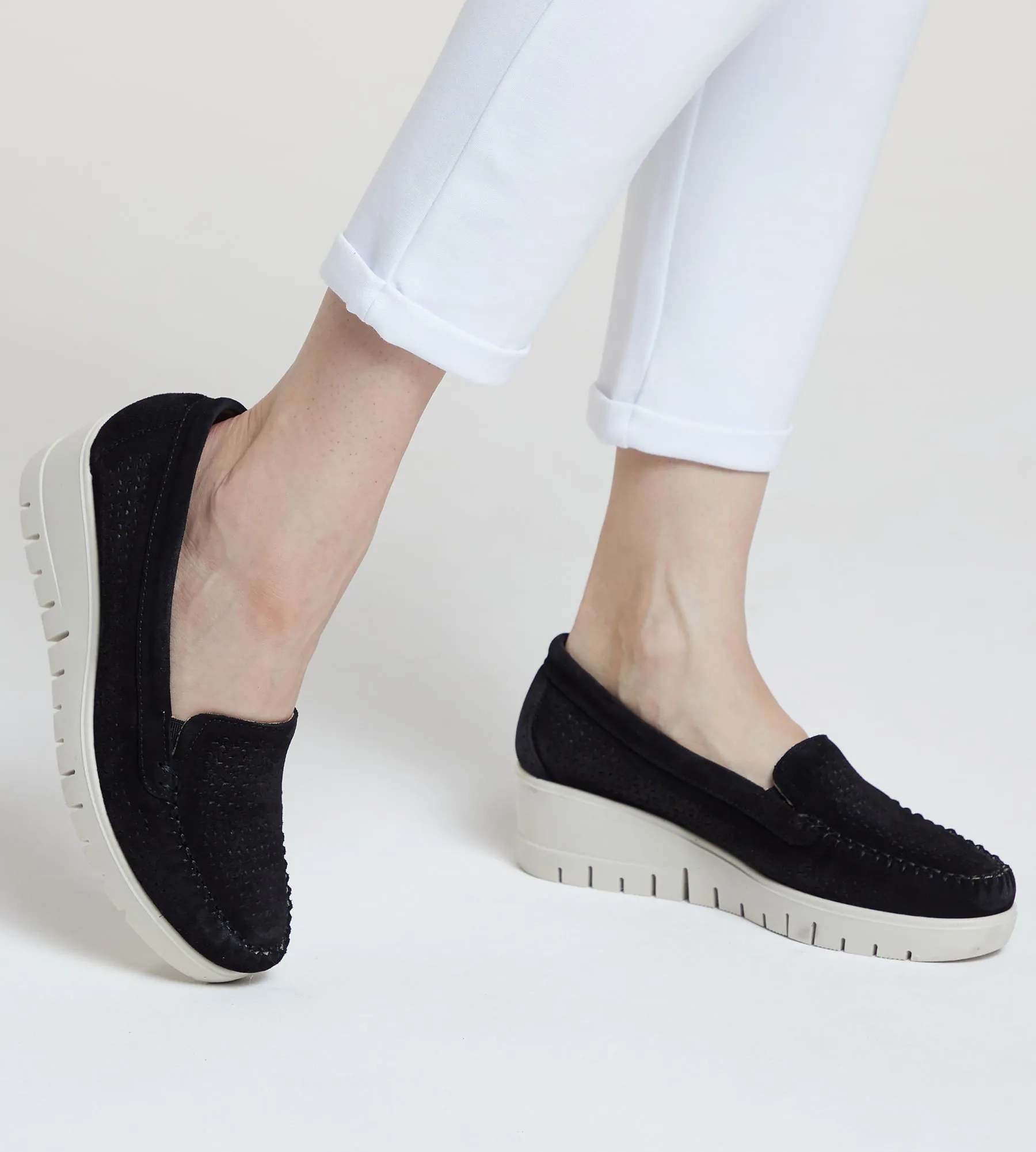 Slipper Lammnappa Mit Lochmuster